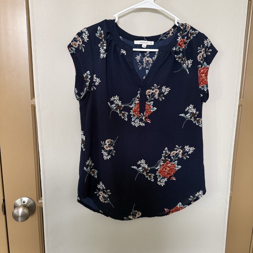 Fun2fun Womens XS Floral V-Neck Short Sleeve Blouse Shirt Top